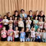 Warsztaty regionalne malowania stryszawskich ptaszków z panem Piotrem Mentlem